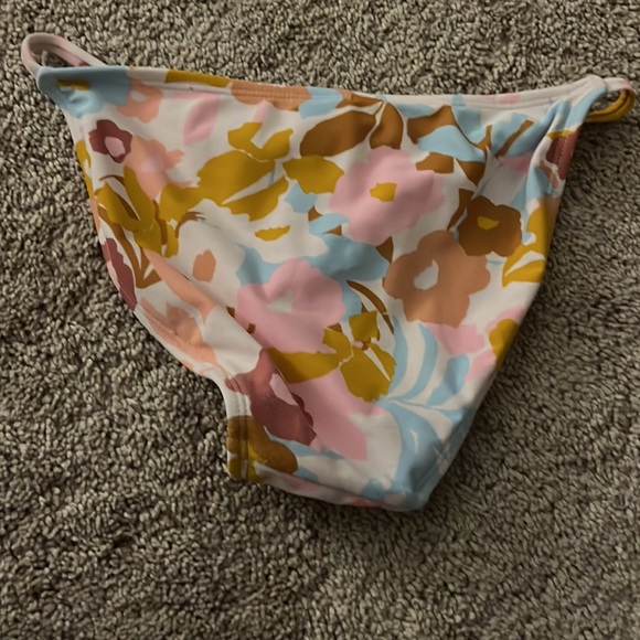 bikini bottom - Picture 2 of 3